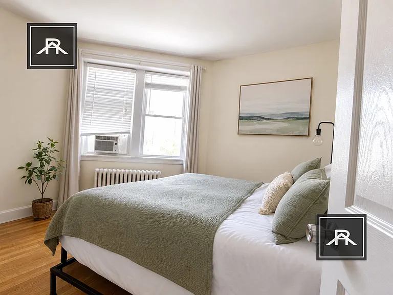 52 Egmont St #5 — Photo 4
