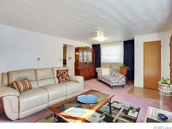 Living Room Looking Toward Entry