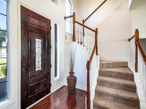 3rd image of 10116 Creek Hollow Ln