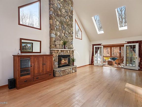 4th image of 9326 Kramar Dr