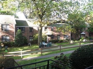31 Rockledge Rd APT 2A, Hartsdale, NY 10530