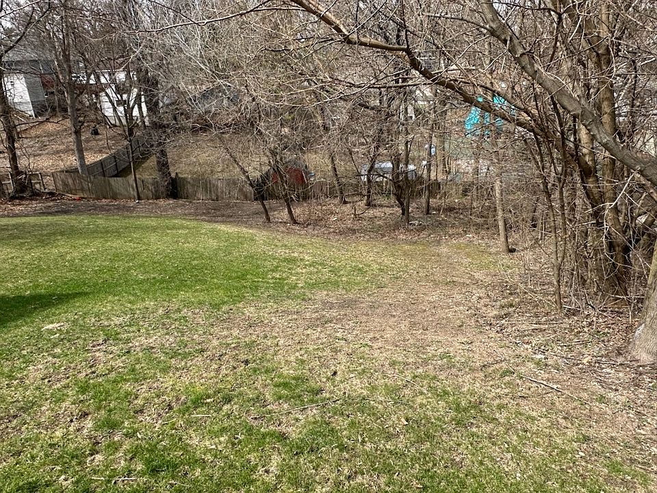2nd image of 10 S Maple Ave