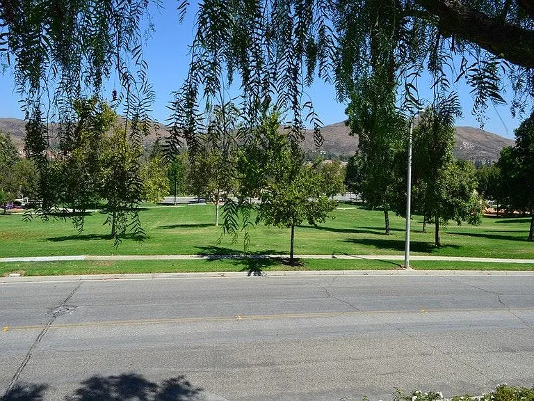 425 Huyler Ln #D — Photo 15