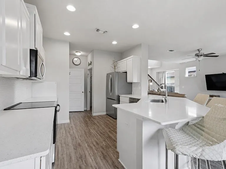 10005 Dalliance Ln — Photo 9