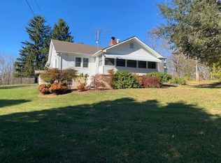 31 Queen Rd, Candler, NC 28715