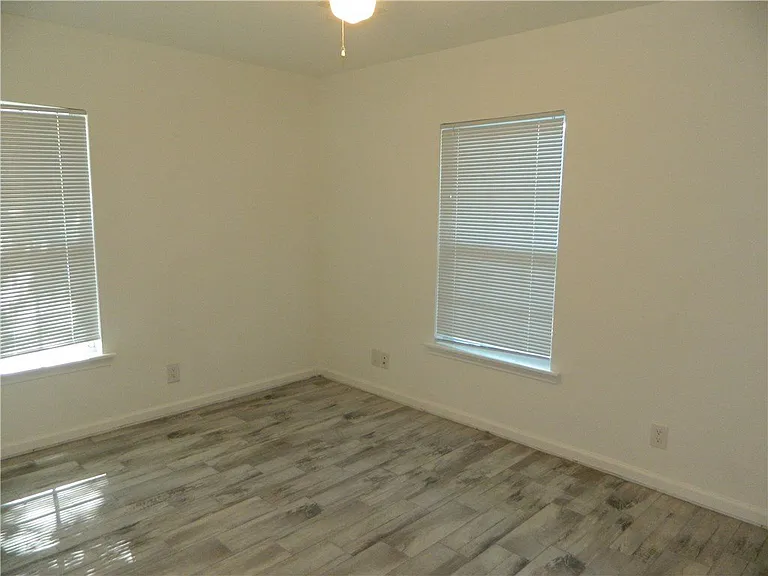 6512 Linda Ln — Photo 11