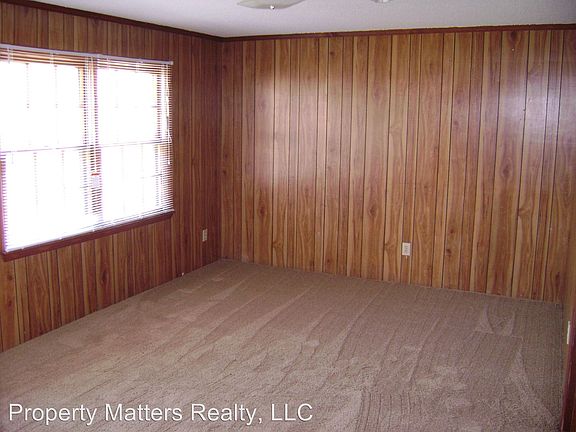 2nd image of 107 N 11th St