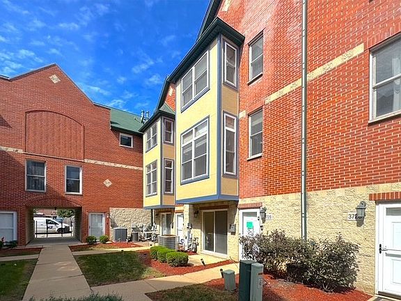 2nd image of 3728 Forest Ave