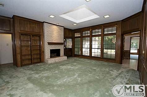 3rd image of 2315 Sheffield Sq