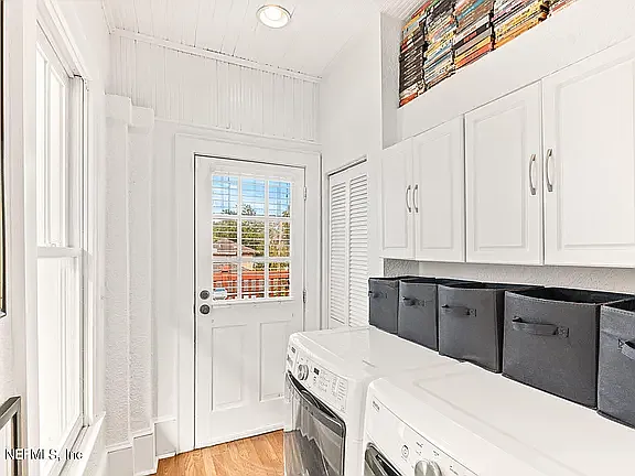 2973 Herschel St — Photo 34