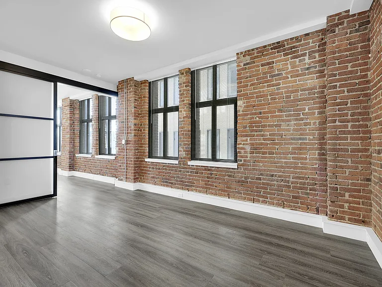 The Residences at Barnett — Photo 24