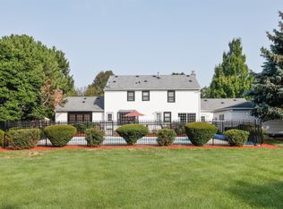 8313 Cambridge Ct, Downers Grove, IL 60516