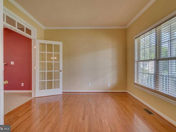 2nd image of 6913 Hawthorne Woods Cir