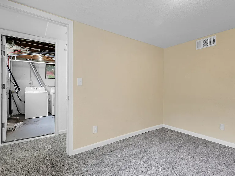 5454 S Elmwood St #5454 S ELMWOOD ST — Photo 21