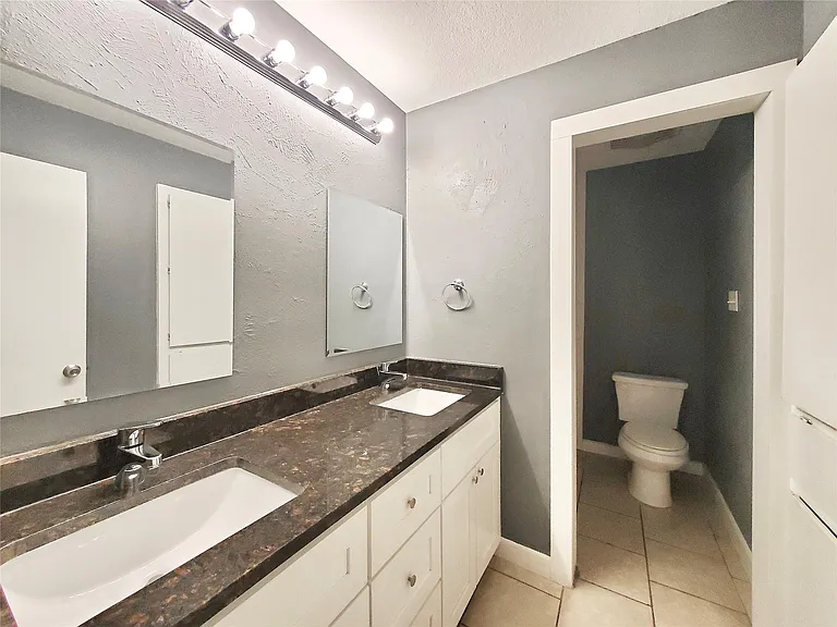 1813 Nicole Cir #B — Photo 10