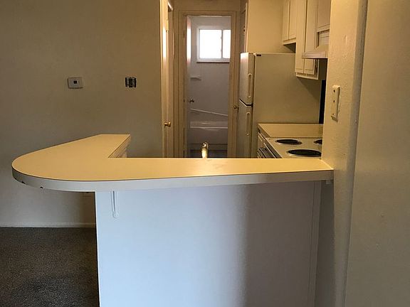 4th image of 1455 N High St #202