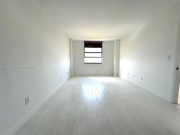 5th image of 1470 NE 123rd St APT 1209