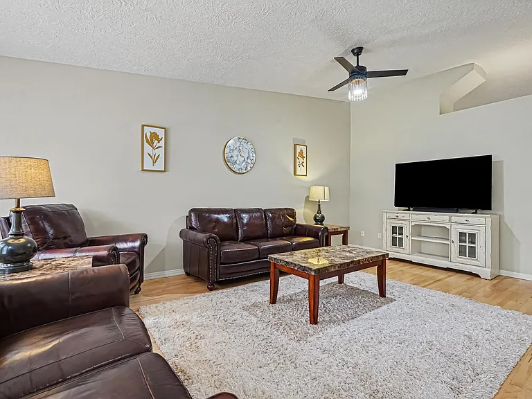 4023 N Bayou Ln — Photo 3