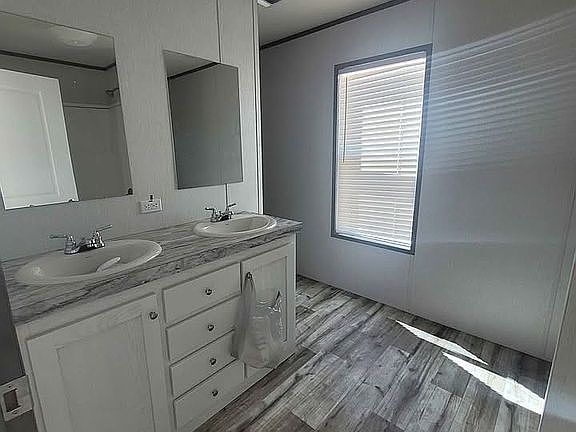 5th image of 1350 County Rd