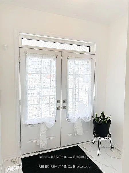 3 bed, $3,150 — Photo 2