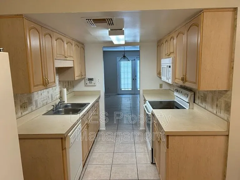 4603 Lighthouse Cir — Photo 37