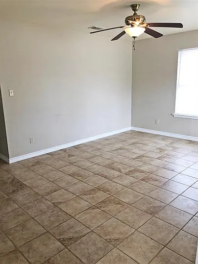 606 Georgia St — Photo 3