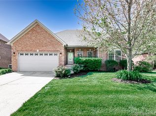 10618 Elk Run Trl, Sellersburg, IN 47172