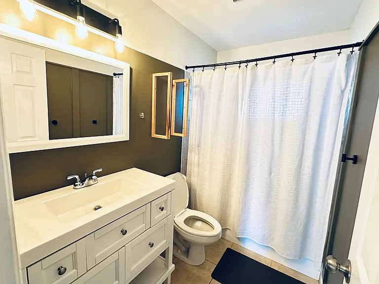 4444 Swift Rd #2 — Photo 7