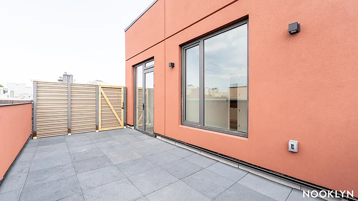 Rented by Nooklyn NYC LLC | media 32