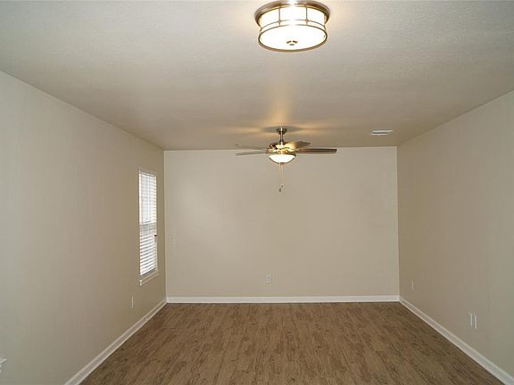 3rd image of 2550 Poinciana Pl