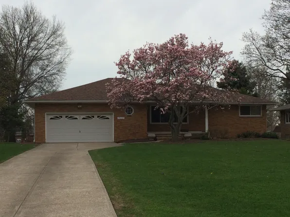 767 Nemet Dr, Seven Hills, OH 44131