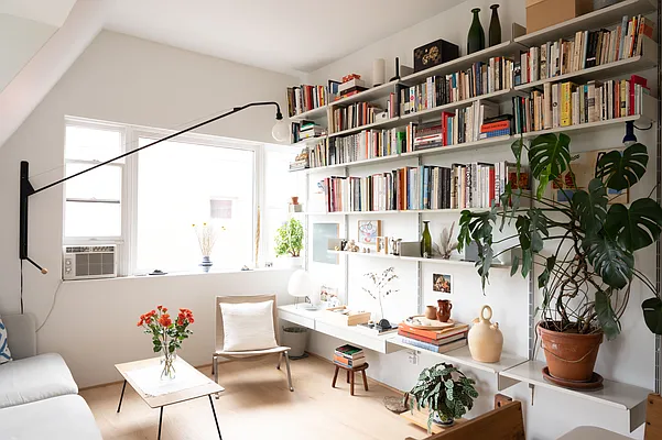 Rented by Compass | media 60