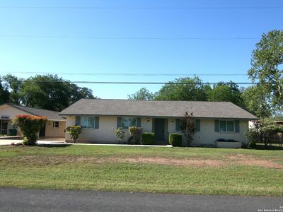 206 Alvina, Castroville, TX, 78009