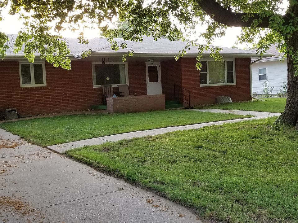 261 N 4th St
Tecumseh, NE