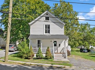 8 Coldenham Rd, Walden, NY 12586