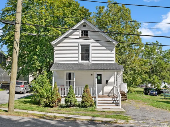 8 Coldenham Road, Walden, NY 12586
