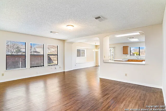 3 bed, 2.0 bath, 1520 sqft, $1,495 — Photo 4