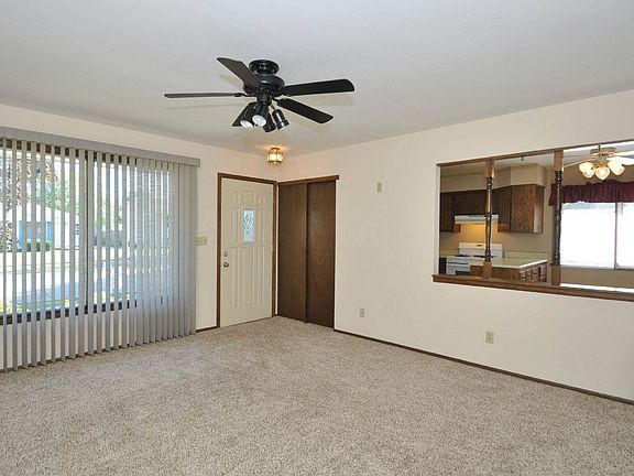 Spacious Living Room - newer carpet
