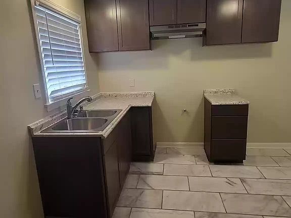 4th image of 305 Damone Ave