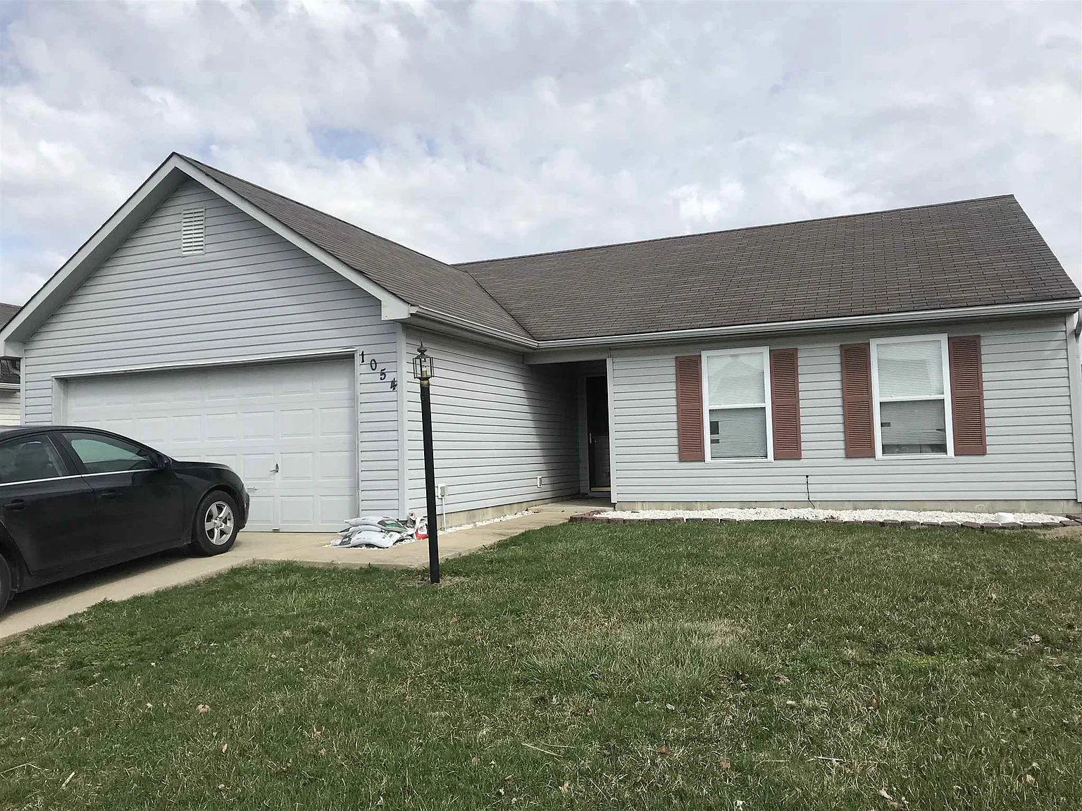 1054 Springwater Rd photo 1