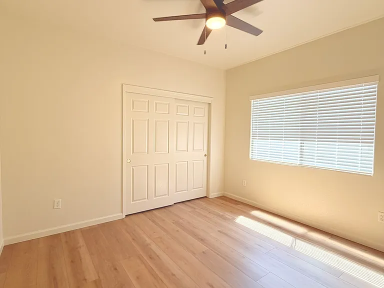 1249 W Spruce Ave — Photo 6