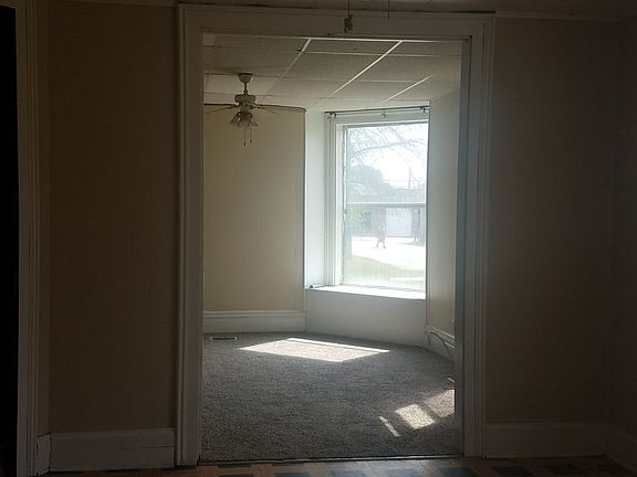 3rd image of 908 N Franklin St