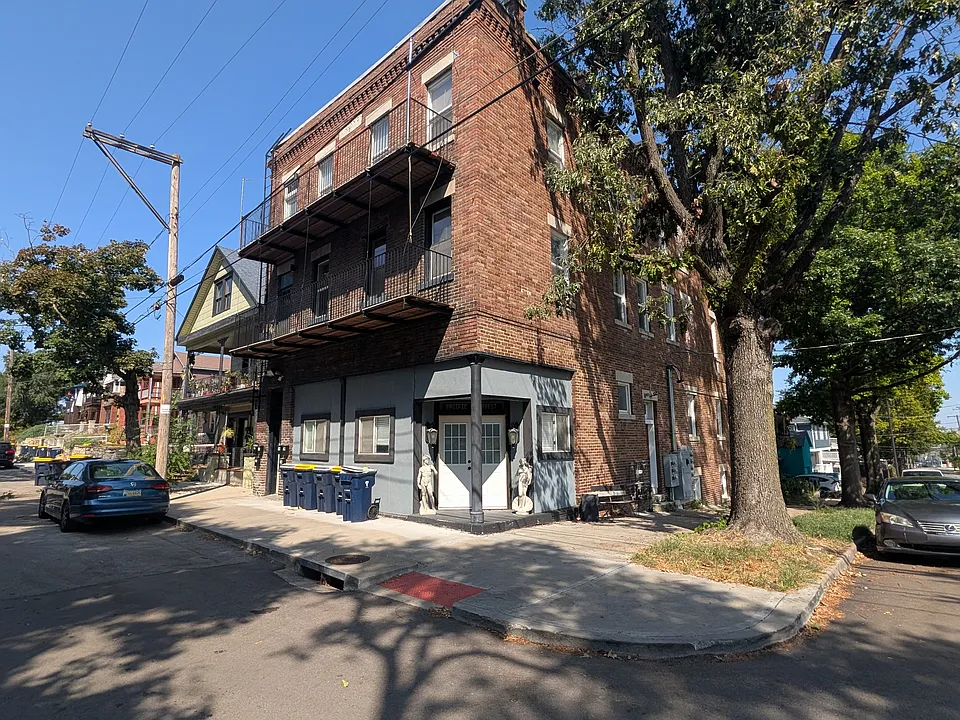 1138 Pacific St #2S