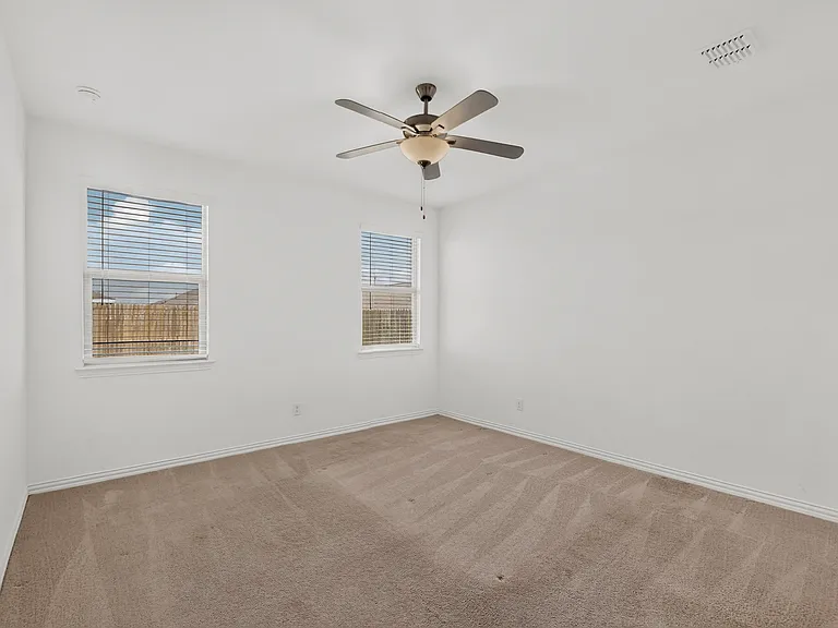 1129 Flameleaf Dr — Photo 22