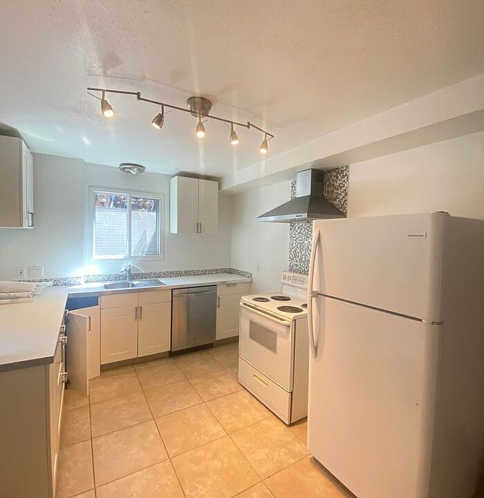 1st image of 224 N Roosevelt Ave #226
