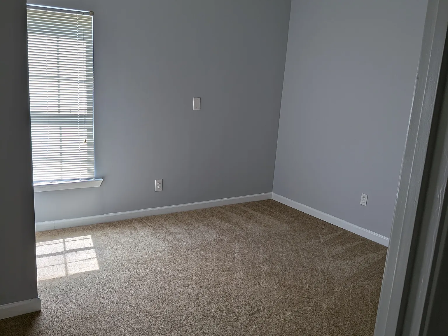 3 bed, 1350 sqft, $2,500 — Photo 3