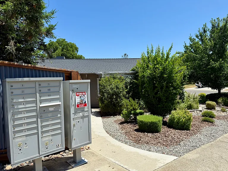 2128 Tiburon Dr — Photo 25