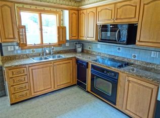 520 Wolcott Ave, Middletown, RI 02842