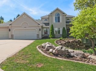3096 E Maxine Dr, Layton, UT 84040