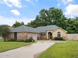 16208 Old Samuel Dr, Prairieville, LA 70769